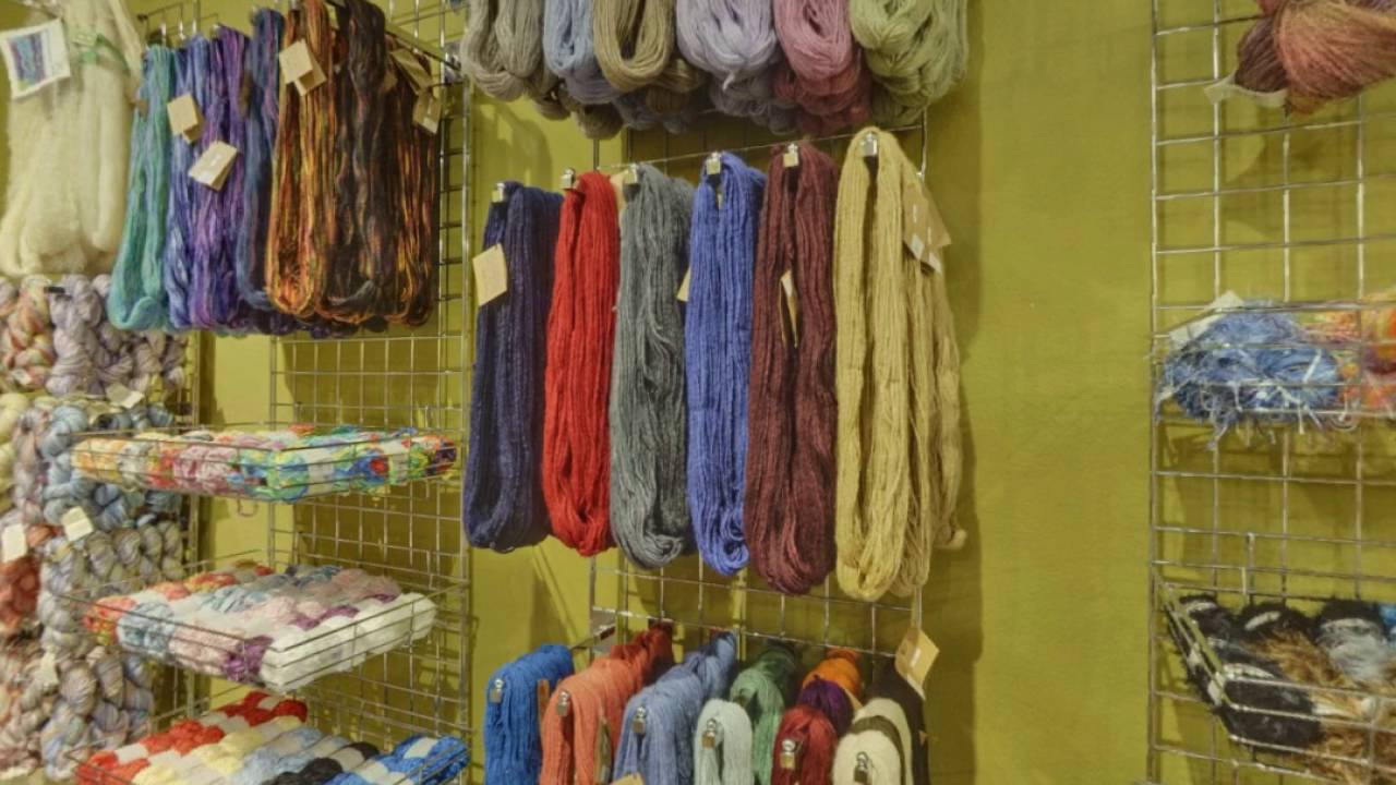 L & B Yarn Co. | Norman, OK | Knitting - YouTube