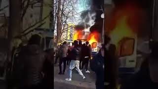 In Sweden, Danish extremist Rasmus Paludan set the Koran on fire under police guard😥😢