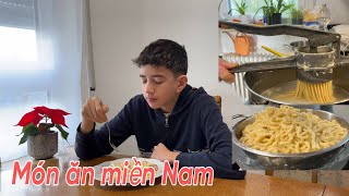 Nấu món ăn miền Nam ba cha con thích. Ép mì như ép bún. Ẩm thực Đức | Cuộc sống ở Đức
