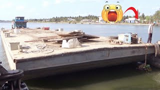 [913] It is very difficult for the giant barge to enter the dam gate