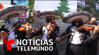 Simpatizantes del presidente López Obrador confrontaron a sus detractores en Washington | Telemundo