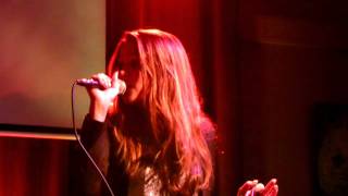 EliZe - I'm No Latino (Acoustic) (30-12-2010)