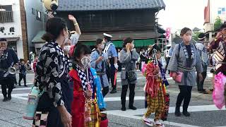 幸町の山車が薬師堂前を通過して行きます♪ 成田祇園祭2022楽日にて　2022年7月10日