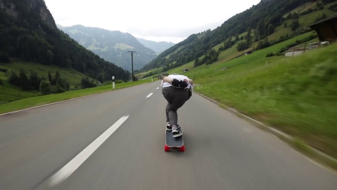Raw Run 70 Mph In Switzerland لوحة تزلج بسرعة ٧٠ ميل بالساعة