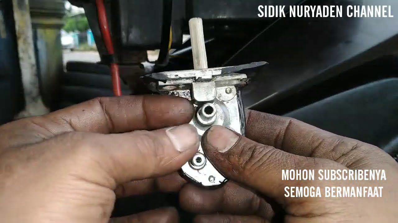 PENYEBAB DAN CARA MEMPERBAIKI OLI MESIN MOTOR TERCAMPUR DENGAN BENSIN ...