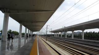 中国高速鉄道　無錫新区駅　CRH2通過