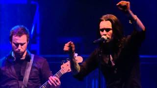 Alter Bridge - In Loving Memory Live (with lyrics) HD