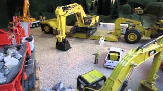 Excavator Komatsu PC1250 Kyosho in 785C Towhaul lowboy