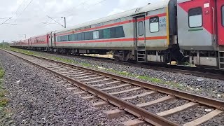 🔥🔥22692-Hazrat Nizamuddin-KSR Bengluru city Rajdhani Express High speed action  | Indian Railways