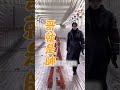 模特兒街頭走秀 阿伯亂入依舊｜生活｜搞笑