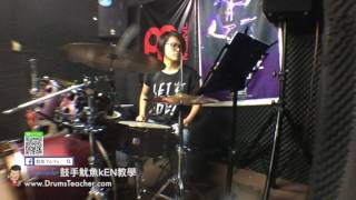 【爵士鼓手魷魚kEN®】2017-08 🎵演出😀 ( 鼓手 - ；爵士鼓練習 ) Drum Cover Practice SparxStix 發光鼓棒