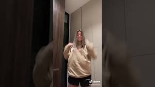 Dixie D'amelio Deleted Tiktok doing the Renagade To Trisha's sound!