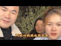 阿杜说漏嘴父亲有存折，妈妈要阿杜解释清楚