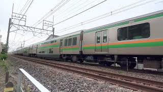 【ヤマ初期より汚れているE233系3000番台】E231系1000番台ヤマU60編成＋E233系3000番台ヤマU628編成減速通過