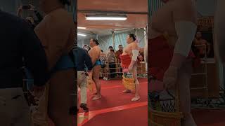 親方におじぎをする熱海富士関 #sumo #相撲 #大相撲 #熱海富士