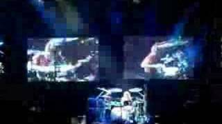 Foo Fighters - Drum Solo - 17/11/07 O2 Arena LONDON