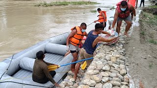 बर्दियामा बाढिले बगाएर ल्यायाे मान्छे ।