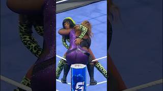 Naomi went deep in her bag for this one 😳👊