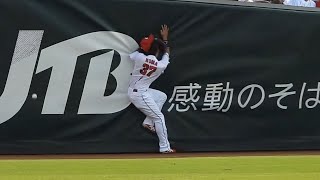 カープ野間峻祥選手、フェンスに激突も元気にプレー再開でファンも安堵 広島カープ 2023年7月5日