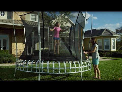 How to Choose a Trampoline (3 steps) How to Choose a Trampoline (3 steps)