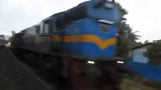 KKS-Colombo Fort Uttaradevi intercity express crosses the Fort-KKS Night Mail train at Navatkuli