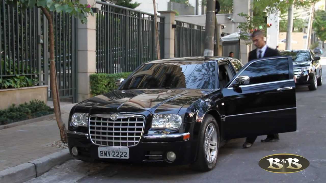 B&B Eventos - Transporte - Filme - Foto 1 - Chrysler 300c V8 - YouTube