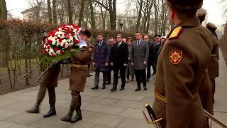 პრემიერმა, უკრაინაში ოფიციალური ვიზიტის ფარგლებში, პატივი მიაგო გმირების ხსოვნას