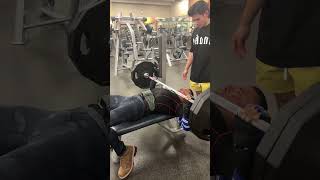 225lb BENCH WORLD RECORD 🚨 #elcampeon #beast #gains #gym #swole #trending #funny #trentwins #viral