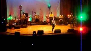 Shreya Ghoshal Live Singing Agar Tum Mil Jao - Zeher - London 2010