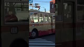 20241122🟥🟨🟧神奈中バス茅ヶ崎営ち17（湘南200か1126 PKG-MP35UM）🚌ニュータウン入口にて