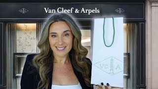 VAN CLEEF AND ARPELS UNBOXING 💚PRICE, MOD SHOTS AND MY IN-STORE EXPERIENCE