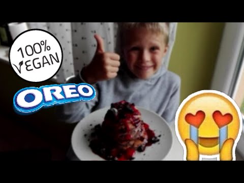 Vegan Oreo Pancakes