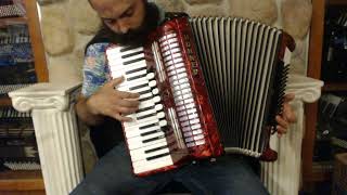 5667 - Red Hohner Verdi I Piano Accordion LMM 37 80 $1499