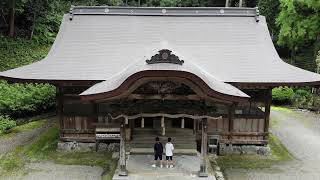 山の中にある「上一之宮大粟神社」