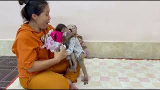 So Adorable Sibling Together Get On Mom Cuddle Together So Cute Family Moment Ever!!