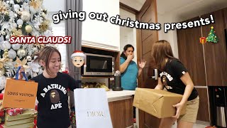VLOGMAS DAY 3: DELIVERING CHRISTMAS PRESENTS + PACKING FOR THE BEACH!
