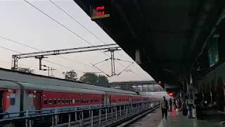 Lucknow - Jabalpur Chitrakoot Express train Announcement at Katni Junction Railway Station