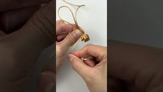 Continuing from the previous video, how to finish the pendant wrapped with copper beads. Handmade D