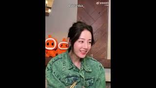 Dilireba on Dancing/Twirling at Airport for Fans (ENG SUB)