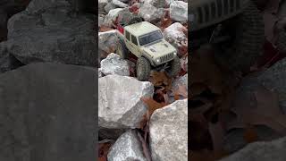 Rock crawling 1/24 scale jeep gladiator! #rc #crawler #rccar