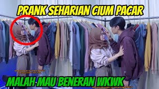 PRANK MINTA CIUM KEPACAR, EH MALAH DIKASIH BENERAN