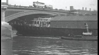 HMS President Only A Foot To Spare (1922)