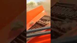 हे आहे शेतातील दगड वेचणारे यंत्र #machine #farming #farmer #innovation #viralvideo#shorts