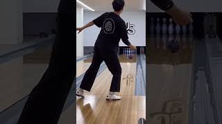 A natural method when you stumble while bowling #shorts #bowling