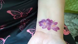Temporary Flower Tattoos: Stunning Wrist Designs You Can Try! 🌸