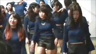 Sexy Cute Girl dance show!!  女子大生のかわいいダンス！！