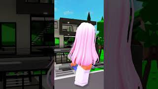 Chikiri Bai Bai bam | Giant Layla Takes Over 😯😰#robloxshorts #roblox