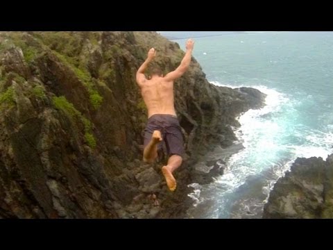 Cliff Jumping Hawaii(Polecam w HD)