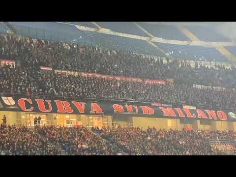 La Curva Sud Milano Durante Milan-Torino - YouTube