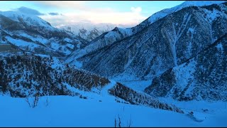 冬季骑行西藏，借宿雪山上的废弃道班，半夜房子被狼群包围丨#徐云流浪中国